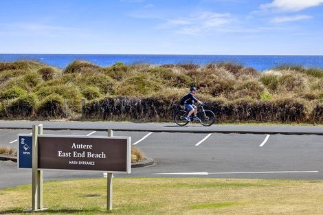Photo of property in 5 Nobs Line, Strandon, New Plymouth, 4312