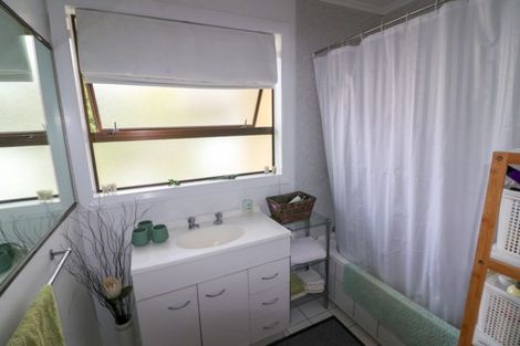 Photo of property in 3 Mathew Street, Dannevirke, 4930