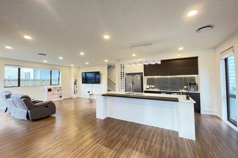 Photo of property in 10 Silvereye Road, Hobsonville, Auckland, 0616