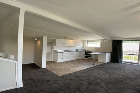 Photo of property in 21f9 Collins Avenue, Tawa, Wellington, 5028