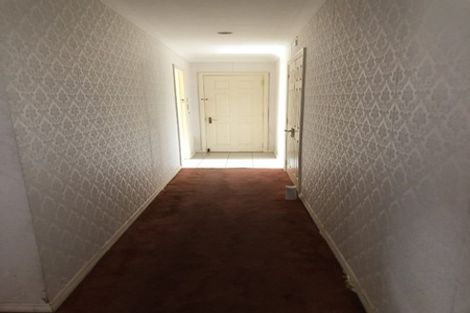 Photo of property in 8 Capistrano Mews, Goodwood Heights, Auckland, 2105