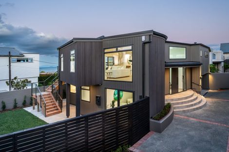 Photo of property in 2/67 Castor Bay Road, Castor Bay, Auckland, 0620