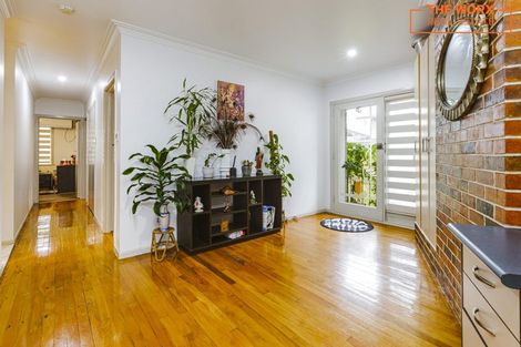 Photo of property in 25a Gray Avenue, Mangere East, Auckland, 2024