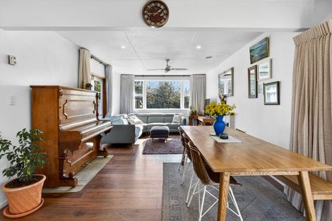 Photo of property in 43 Upham Street, Havelock North, 4130