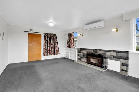 Photo of property in 16 Milne Street, Hunterville, 4730