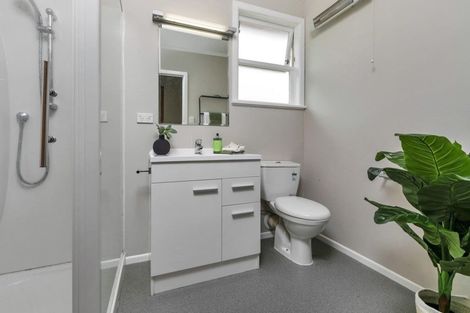 Photo of property in 96 Eskdale Road, Birkdale, Auckland, 0626