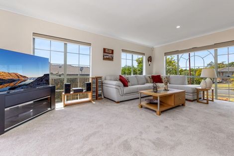 Photo of property in 88 Buscomb Avenue, Henderson, Auckland, 0610