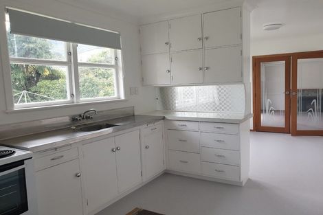 Photo of property in 49 Oxford Street, Tawa, Wellington, 5028