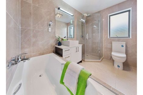 Photo of property in 29 Carrickdawson Drive, Flat Bush, Auckland, 2019