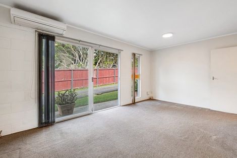 Photo of property in 1/587 Glenfield Road, Totara Vale, Auckland, 0629