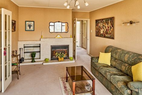 Photo of property in 2 Ryan Grove, Tawa, Wellington, 5028