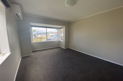 Photo of property in 11 Middlesex Place, Northland, Wellington, 6012