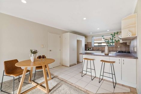 Photo of property in 14 Magnolia Drive, Waiuku, 2123