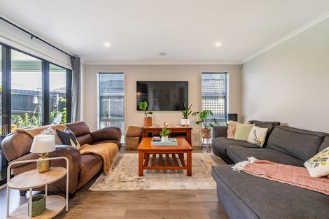 Photo of property in 6 Schooner Drive, Whitby, Porirua, 5024