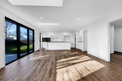 Photo of property in 74 Turuturu Road, Hawera, 4674