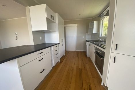 Photo of property in 11 Middlesex Place, Northland, Wellington, 6012