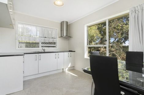 Photo of property in 69 Hepburn Road, Glendene, Auckland, 0602
