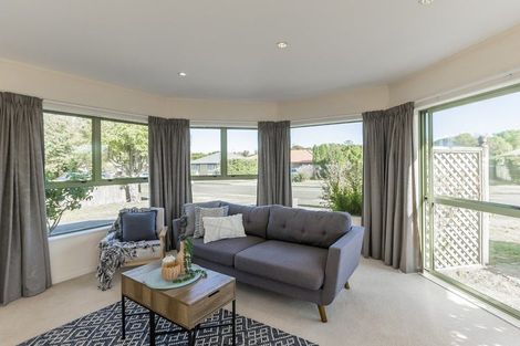 Photo of property in 102 Makarini Street, Paraparaumu, 5032