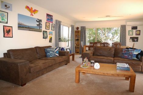 Photo of property in 127 Guildford Drive, Paraparaumu Beach, Paraparaumu, 5032