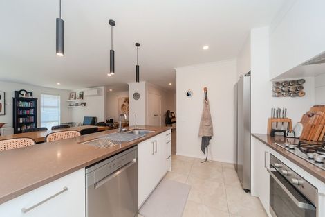 Photo of property in 6 Topsail Way, Whitby, Porirua, 5024