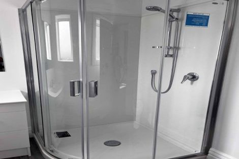 Photo of property in 7 Rixon Grove, Mount Victoria, Wellington, 6011