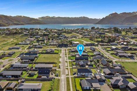 Photo of property in 16 Sentinel Drive, Lake Hawea, 9382