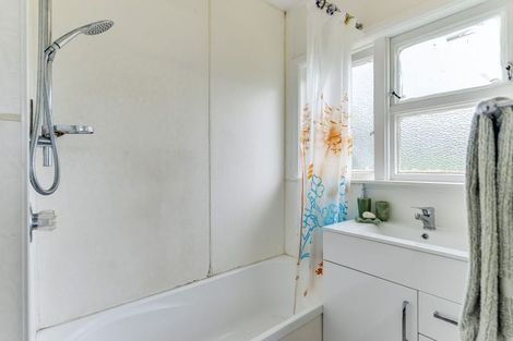 Photo of property in 15 Allenby Street, Bader, Hamilton, 3206