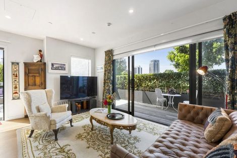 Photo of property in Frank Sargeson Apts, 4/80g Anzac Street, Takapuna, Auckland, 0622