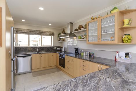 Photo of property in 11 Chestnut Close, Kelvin Grove, Palmerston North, 4414