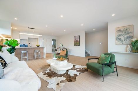 Photo of property in 31 Kurnell Drive, Botany Downs, Auckland, 2010