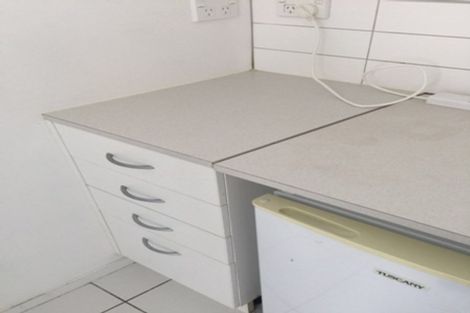 Photo of property in 2/70 Hogans Road, Glenfield, Auckland, 0629