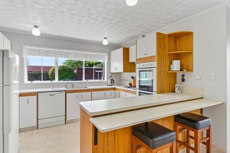 Photo of property in 22 Andrew Street, Waikanae, 5036