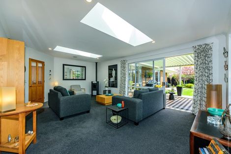 Photo of property in 32 Althorp Place, Avonhead, Christchurch, 8042
