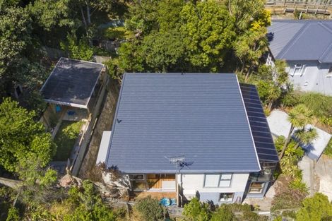 Photo of property in 137 Houghton Bay Road, Houghton Bay, Wellington, 6023