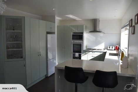 Photo of property in 3 Bridgehead Cove, West Harbour, Auckland, 0618