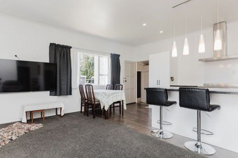 Photo of property in 10 Carlson Street, Dannevirke, 4930