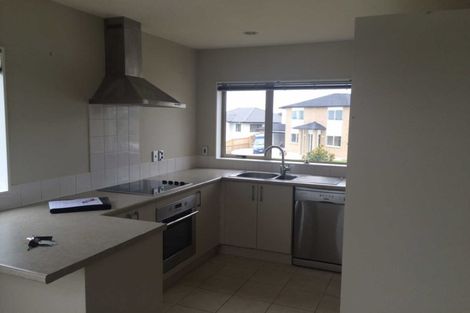 Photo of property in 4 Kereru Rise, Papakura, 2110