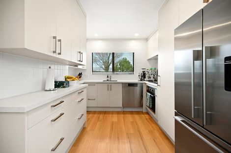 Photo of property in 120 Grey Street, Cambridge, 3434