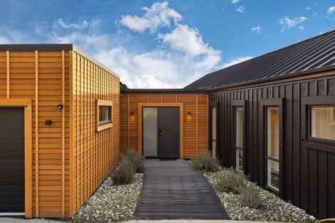 Photo of property in 13 Falconer Rise, Jacks Point, Queenstown, 9371