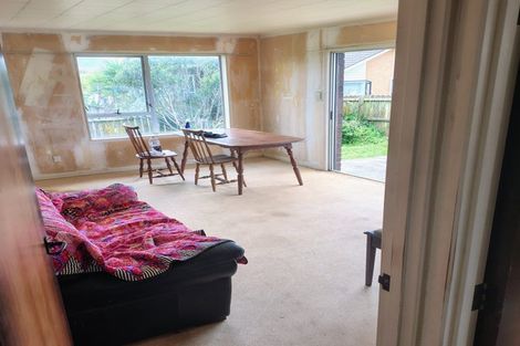 Photo of property in 2/37 Blacklock Avenue, Henderson, Auckland, 0612