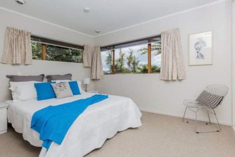 Photo of property in 2/14 Hollyhock Place, Browns Bay, Auckland, 0630