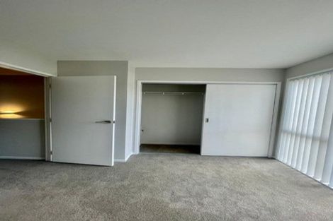 Photo of property in 2 Mikoikoi Crescent, Mangere Bridge, Auckland, 2022