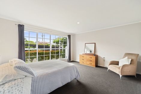 Photo of property in 4 Ingle Avenue, Waipahihi, Taupo, 3330