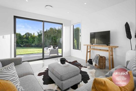 Photo of property in 1/45 Saint Kilda Road, Cambridge, 3434