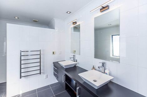 Photo of property in 15 Naomi Place, Cambridge, 3434