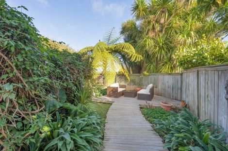 Photo of property in 1 Leigh Place, Paraparaumu Beach, Paraparaumu, 5032