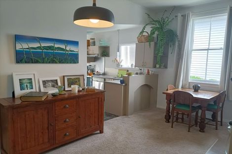 Photo of property in 17 Fernhill Terrace, Wadestown, Wellington, 6012