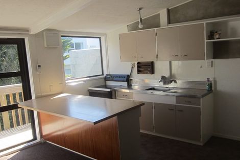 Photo of property in 23f2 Collins Avenue, Tawa, Wellington, 5028