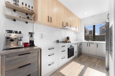 Photo of property in 7 Tapuwae Way, Mangere Bridge, Auckland, 2022