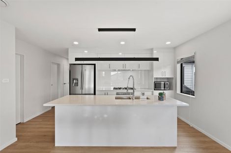 Photo of property in 13 Silver Beech Street, Takanini, 2110